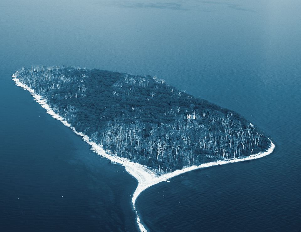 Middle Island, Ontario, site of the ruined Middle Island lighthouse